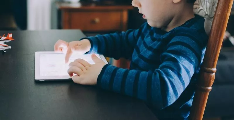 Kids reading an eBook